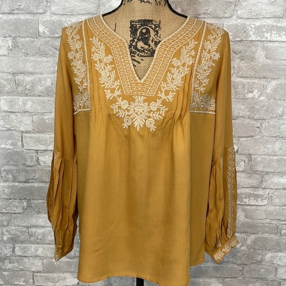 Solitaire Boho Peasant Embroidered Top - Picture 1 of 6